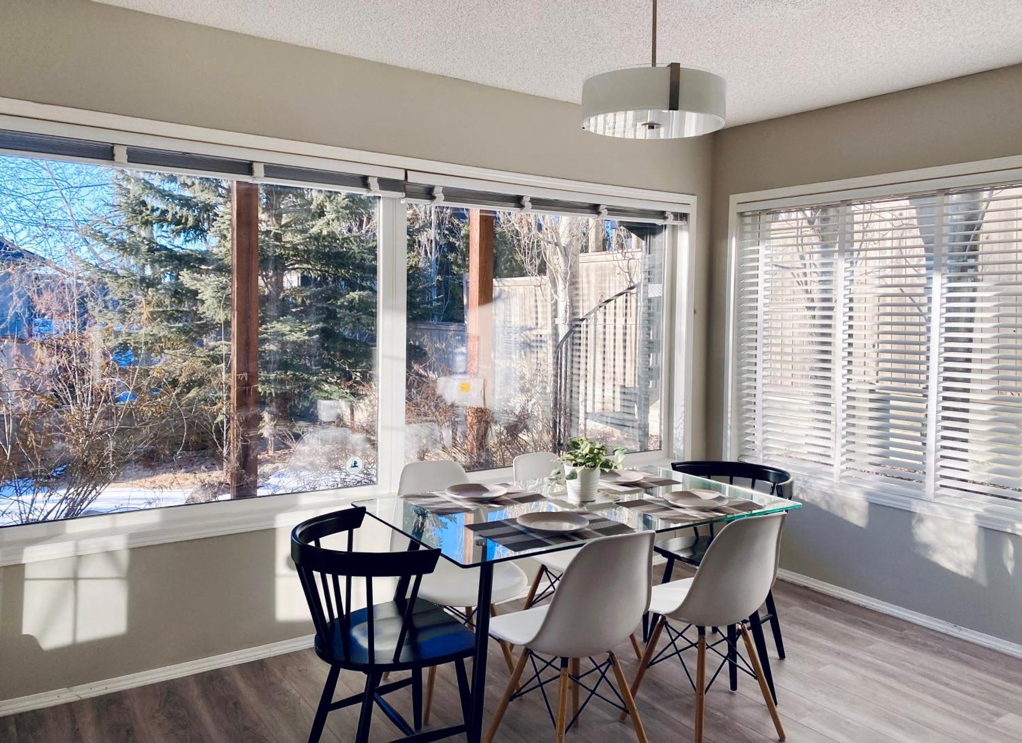 Private, Spacious, & Bright Home YYC Buitenkant foto
