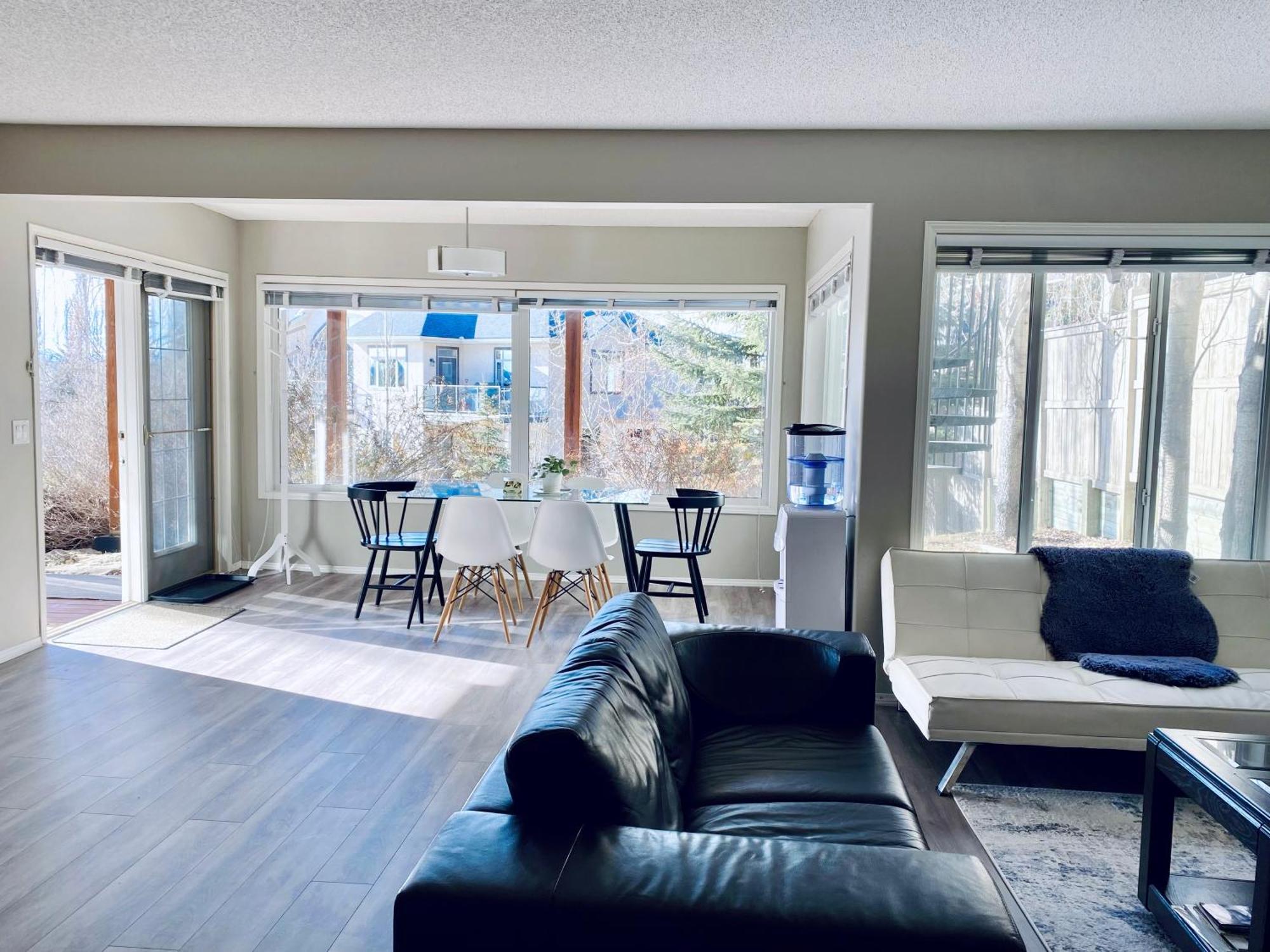 Private, Spacious, & Bright Home YYC Buitenkant foto